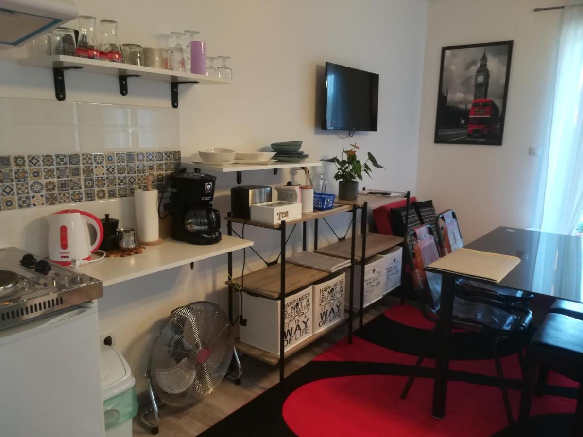 Edina Vendeghaz-Gyenesdias Apartment ภายนอก รูปภาพ