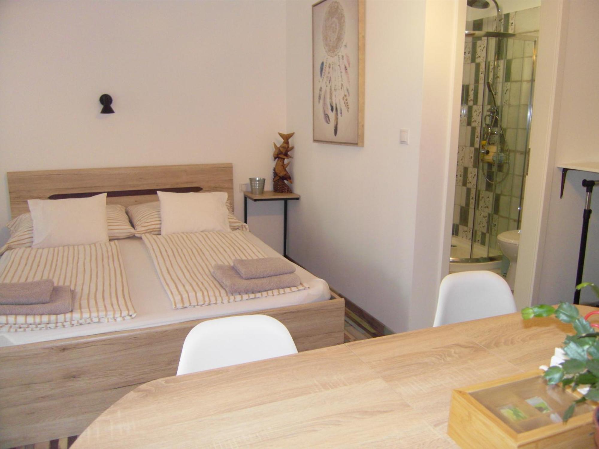 Edina Vendeghaz-Gyenesdias Apartment ภายนอก รูปภาพ