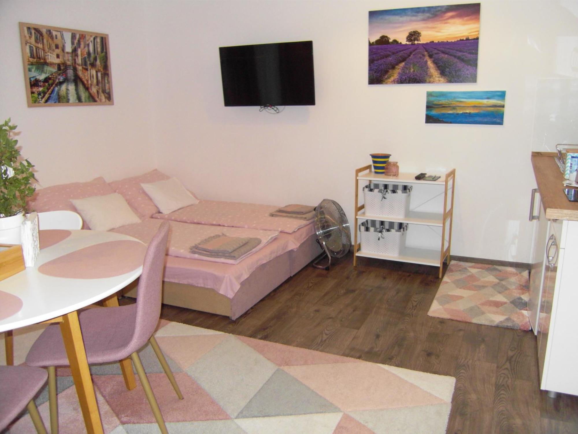 Edina Vendeghaz-Gyenesdias Apartment ภายนอก รูปภาพ
